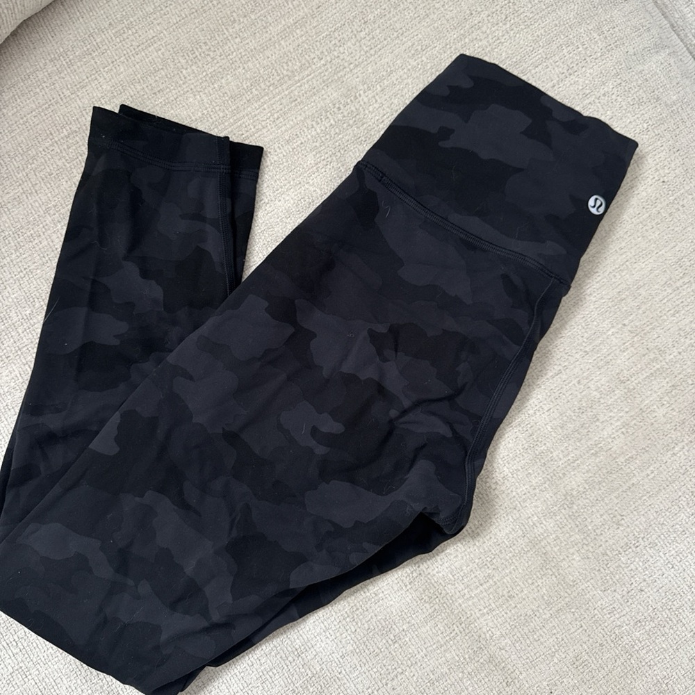 LULULEMON BLACK ARMY PRINT LEGGINGS